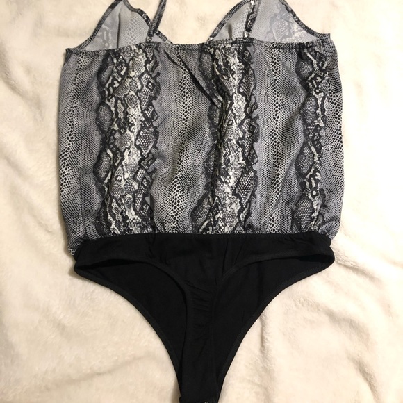 Snake skin tank top bodysuit - Picture 3 of 4